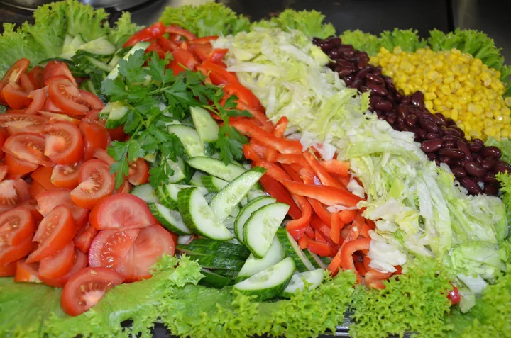 Kalte Küche — Platten und Salate